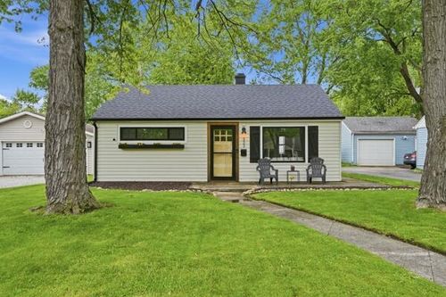 323 Pettibone St, Crown Point, IN, 46307-4449 | Card Image