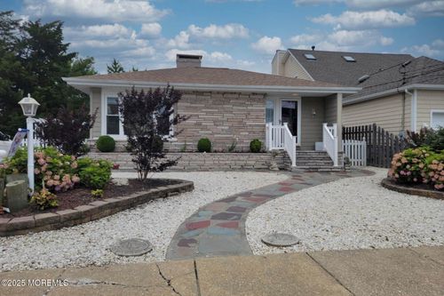 33 Morton Dr, Lavallette, NJ, 08735-2826 | Card Image