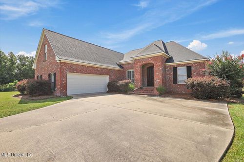 1012 Woodbridge Dr, Brandon, MS, 39047-7071 | Card Image