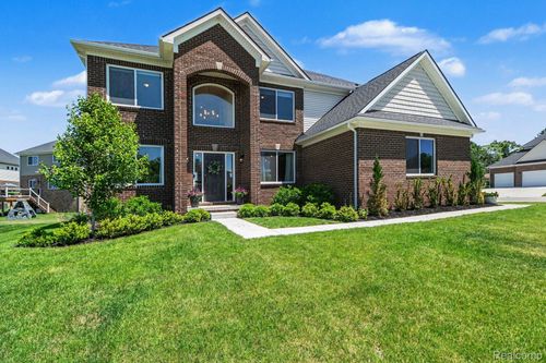 5531 Morgan Lake Dr, Clarkston, MI, 48348-5703 | Card Image
