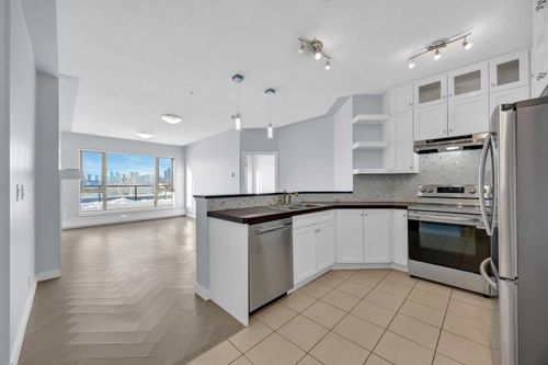 305-35 Inglewood Pk Se, Calgary, AB, T2G1B5 | Card Image