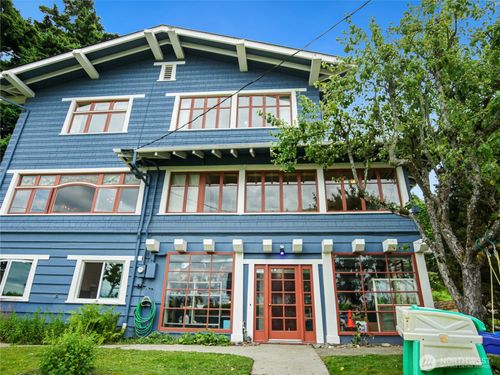 215 N Forest St, Bellingham, WA, 98225-5801 | Card Image