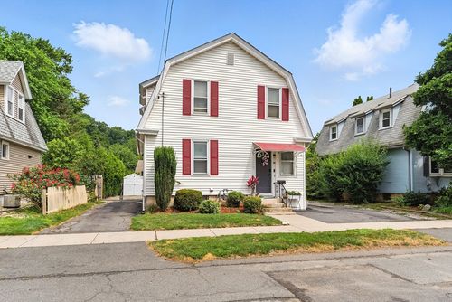 40 Field St, West Springfield, MA, 01089-2610 | Card Image