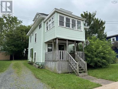 492 Pleasant St, House other with 4 bedrooms, 1 bathrooms and null parking in New Glasgow NS | Image 1