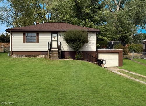 204 Beechwood Dr, Wintersville, OH, 43953-3803 | Card Image