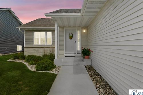 2004 Bluestem Dr, Mankato, MN, 56001-1202 | Card Image