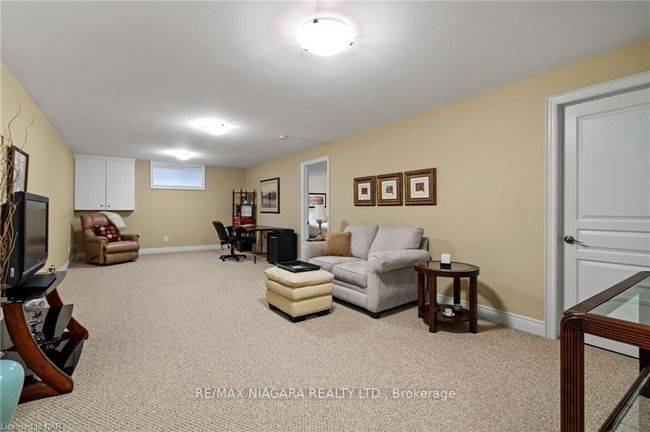 8 Woodbine Ave, House other with 3 bedrooms, 2 bathrooms and 2 parking in Saint Catharines ON | Image 20