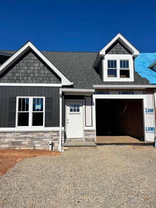 415 Kimball Ave, Salem, VA, 24153-6251 | Card Image