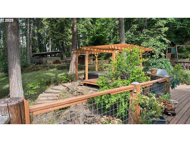 86561 R R Baker Rd, House other with 3 bedrooms, 3 bathrooms and 2 parking in Springfield OR | Image 37