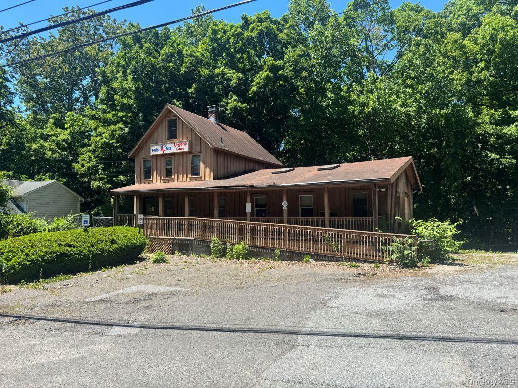 3244 E Main St, Mohegan Lake, NY 10547