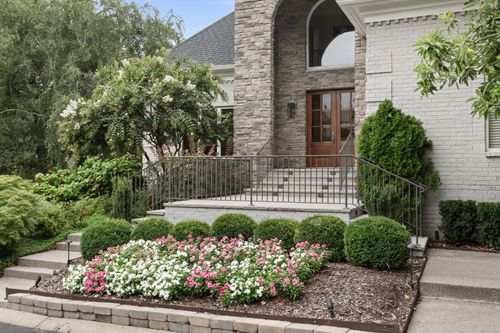 1 Warwick Ln, Nashville, TN, 37205-5012 | Card Image