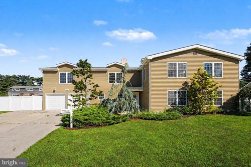 143 Forsythia Dr N, LEVITTOWN, PA, 19056-1935 | Card Image
