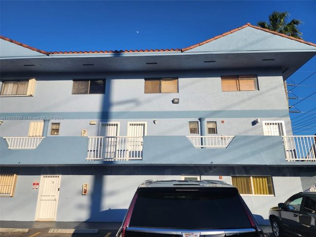 APT-215 - 210 W 68 Th St, Condo with 2 bedrooms, 2 bathrooms and null parking in Hialeah FL | Image 4
