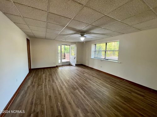105-1221 Riverside Ave, Elizabeth City, NC, 27909-5443 | Card Image