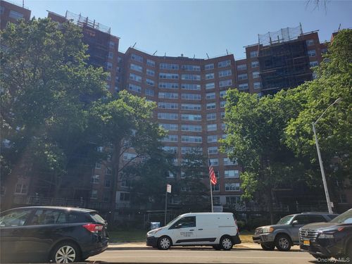 apt-a801-61 Grand Central Pkwy, Forest Hills, NY, 11375-1276 | Card Image
