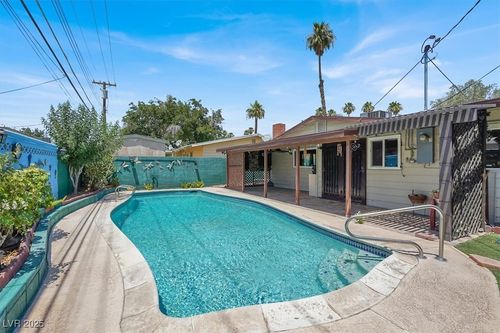 2013 Fontana Avenue, Las Vegas, NV, 89106 | Card Image
