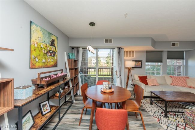 APT-225 - 23004 Chandlers Ln, Condo with 2 bedrooms, 2 bathrooms and null parking in Olmsted Falls OH | Image 10