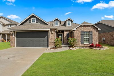 10371 S Nathan Street, House other with 4 bedrooms, 2 bathrooms and null parking in Jenks OK | Image 1