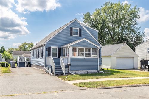15 Woodlawn Ave, Enfield, CT, 06082-2435 | Card Image