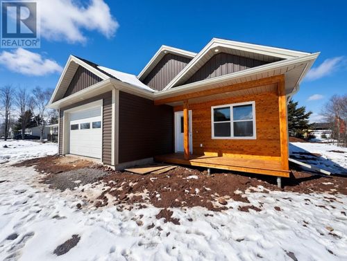 15 Norman Dr, Charlottetown, PE, C1C1E9 | Card Image