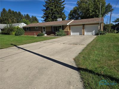 102 Fairview Drive, House other with 3 bedrooms, 1 bathrooms and 2 parking in Liberty Center OH | Image 3