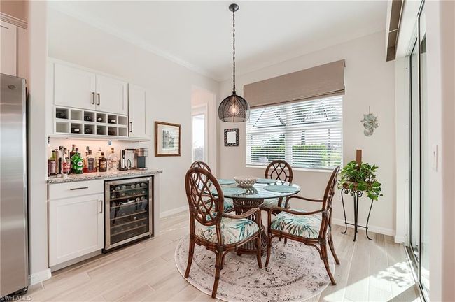 Breakfast room with coffee bar | Image 19