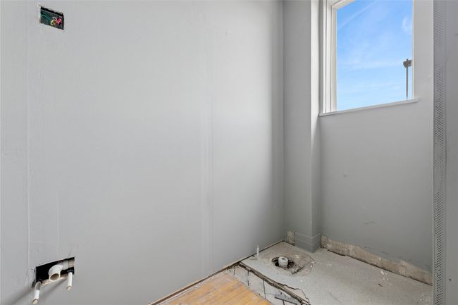 APT-1 - 320 Main St, Home with 0 bedrooms, 1 bathrooms and 4 parking in KALISPELL MT | Image 12
