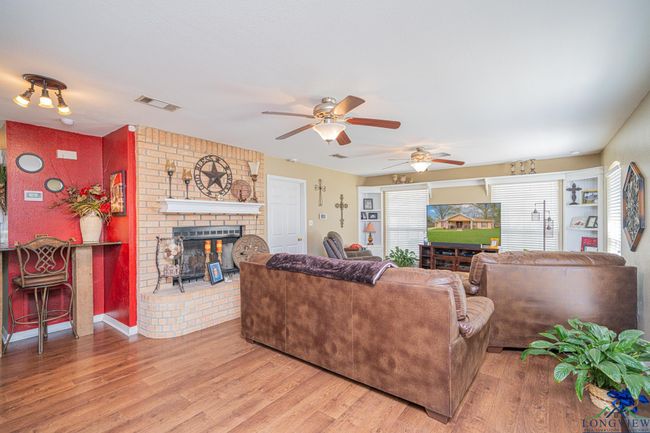 1303 Garner Ln, House other with 3 bedrooms, 2 bathrooms and null parking in Longview TX | Image 4