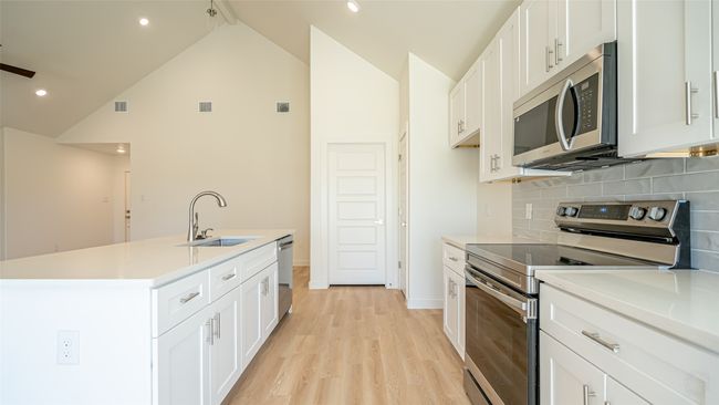 924 Bosque River Dr, House other with 3 bedrooms, 2 bathrooms and null parking in Granbury TX | Image 11