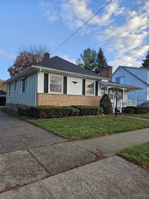 1544 Maine St, Saginaw, MI, 48602-1716 | Card Image