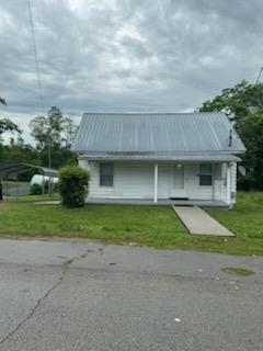 Medlock St, Livingston, TN 38570