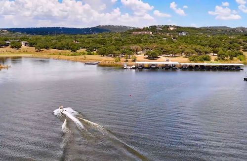 6400 Lakeshore Dr, Lago Vista, TX, 78645-5251 | Card Image