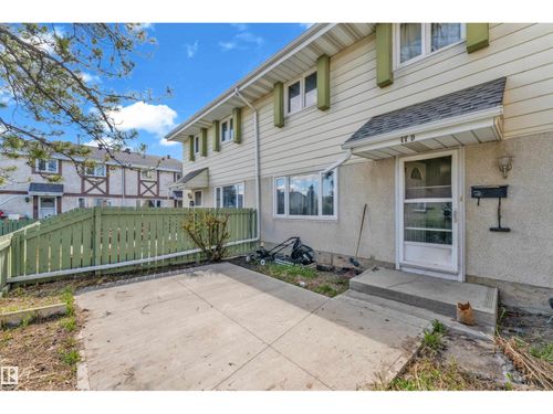 17D Callingwood Crt Nw, Edmonton, AB, T5T0H5 | Card Image