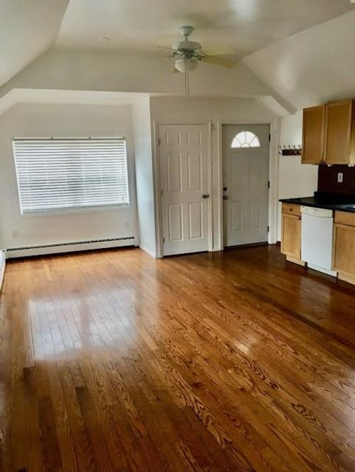 13 Spring St, Warwick, NY, 10990-1470 | Card Image