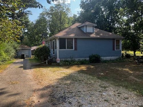 813 Monroe Ave, Campbell, MO, 63933-1427 | Card Image