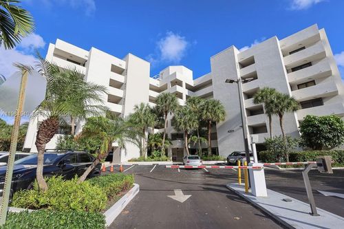 304-4201 N Ocean Dr, Hollywood, FL, 33019-4007 | Card Image