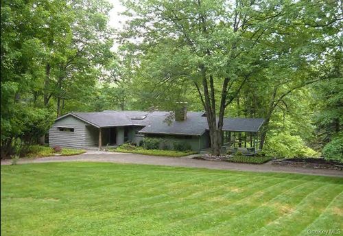 272 Drake Rd, Pleasant Valley, NY, 12569-7345 | Card Image