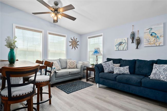1403 Mccampbell St, House other with 3 bedrooms, 2 bathrooms and 5 parking in Aransas Pass TX | Image 5
