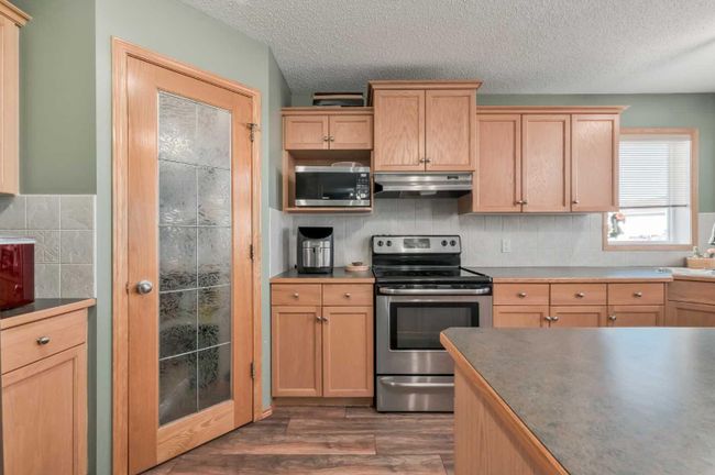 192 Stonegate Crescent Nw, Home with 4 bedrooms, 2 bathrooms and 4 parking in Airdrie AB | Image 10