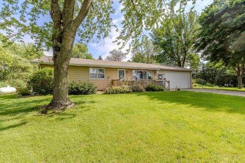28242 Ulrich Ave, Worthington, MN, 56187-7400 | Card Image