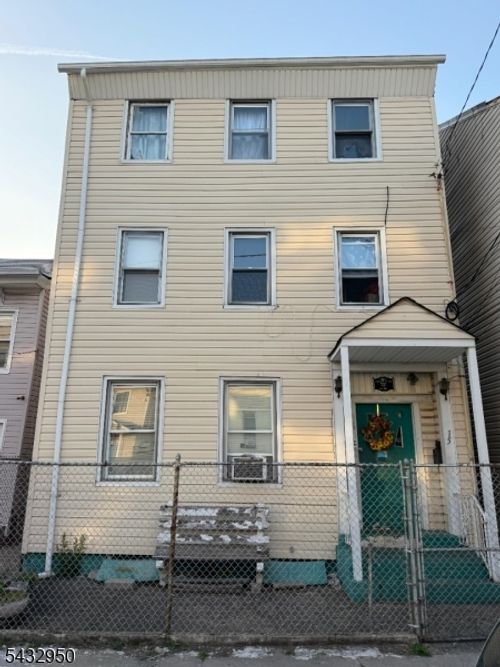 15 Elm St, Paterson, NJ, 07501-2685 | Card Image