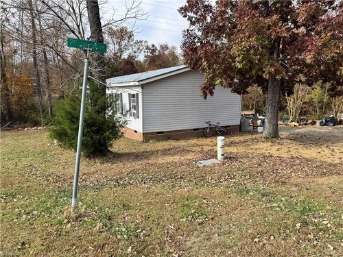 293 Regina Drive, Thomasville, NC, 27360 | Card Image