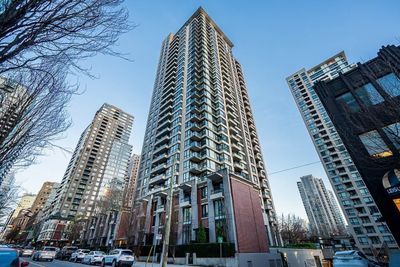 402 - 928 Homer St, Condo with 1 bedrooms, 1 bathrooms and 1 parking in Vancouver BC | Image 1