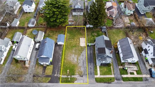 410 Kenwick Dr, Syracuse, NY, 13208-3143 | Card Image