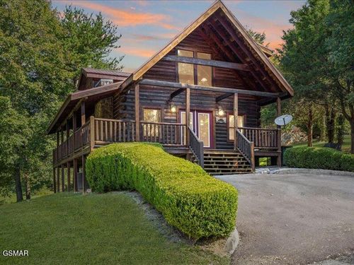 1511 Rainbow Ridge Rd, Sevierville, TN, 37862-3048 | Card Image