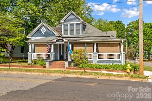 633 S Race St, Statesville, NC, 28677-5747 | Card Image