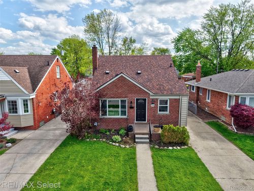 22938 California St, Saint Clair Shores, MI, 48080-2504 | Card Image