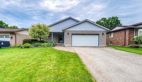 17 Pintail Dr, Elmira, ON, N3B3C1 | Card Image