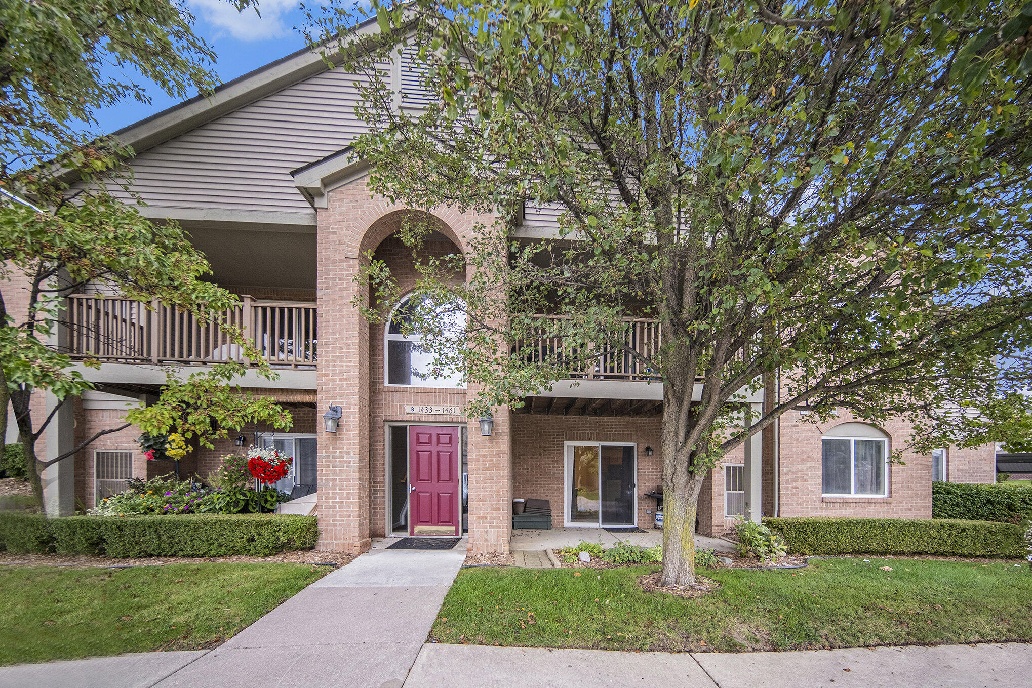 Duncan Dr, Chelsea, MI 48118