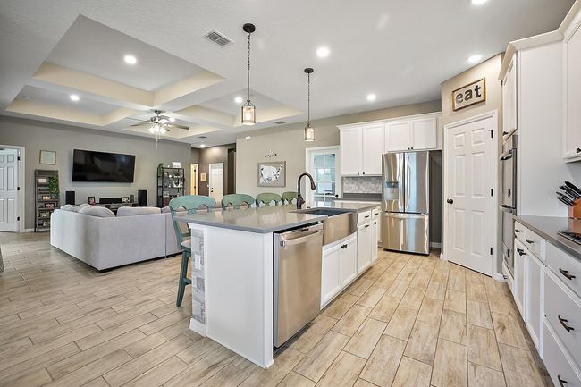 Large Kitchen island | Image 17